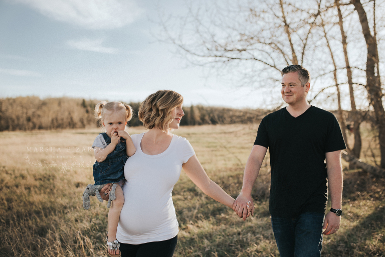 maternity photographer airdrie ab