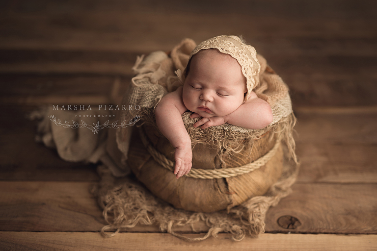 newborn sleeps through newborn session