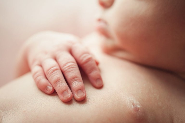 calgary-newborn-photography-baby-girl-brooklyn