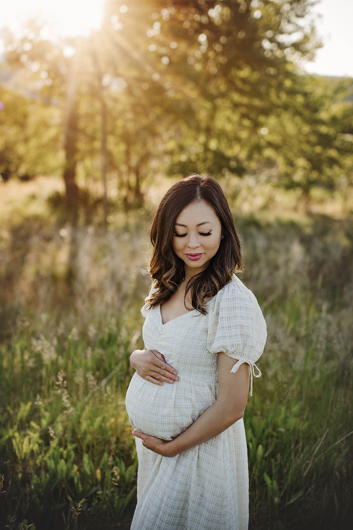 Calgary maternity photographer outdoors